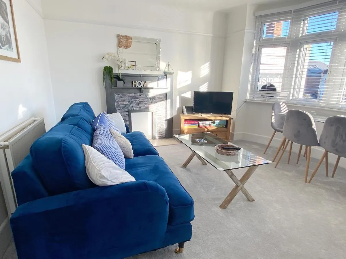 Coastal Breeze - Beautiful Two Bedroom Apartment With Free Parking Near Local Beaches contacts
